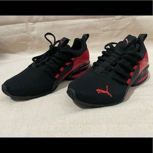 PUMA AXELION BREAK RUNNING SHOE - KIDS SIZE 4